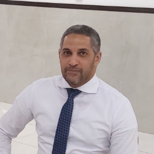 Ahmed E. - معلم الفيزياء